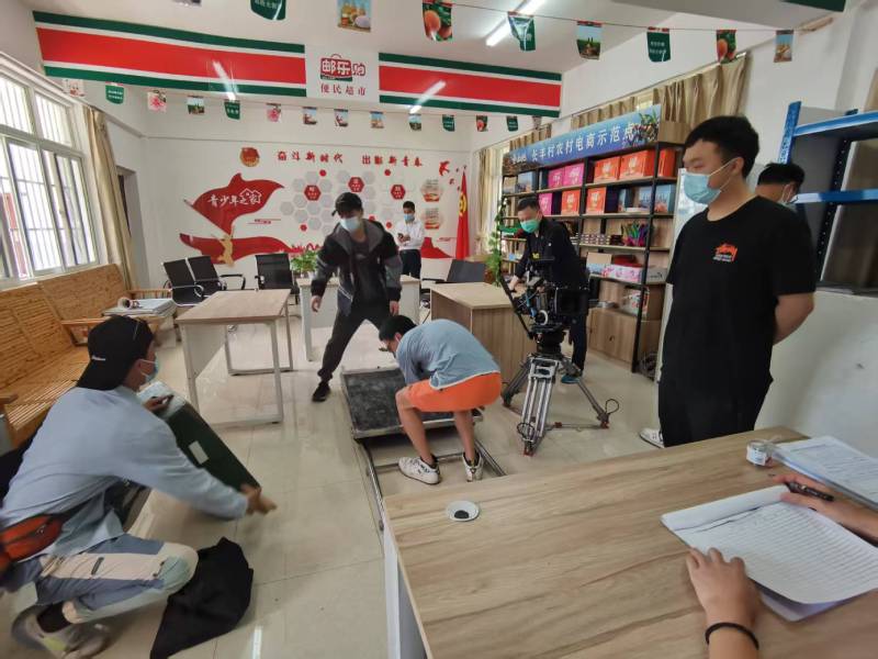 双城市广告片拍摄公司：极简主义践行者，少即是多的视觉哲学